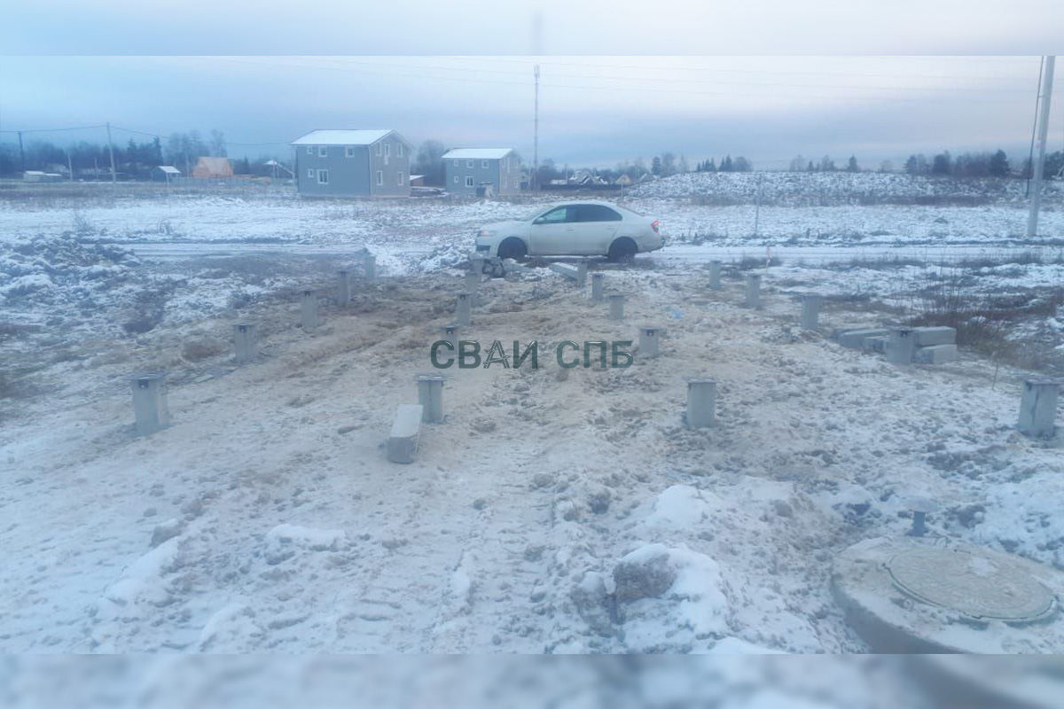 Монтаж фундамента на железобетонных сваях в поселке Кобралово