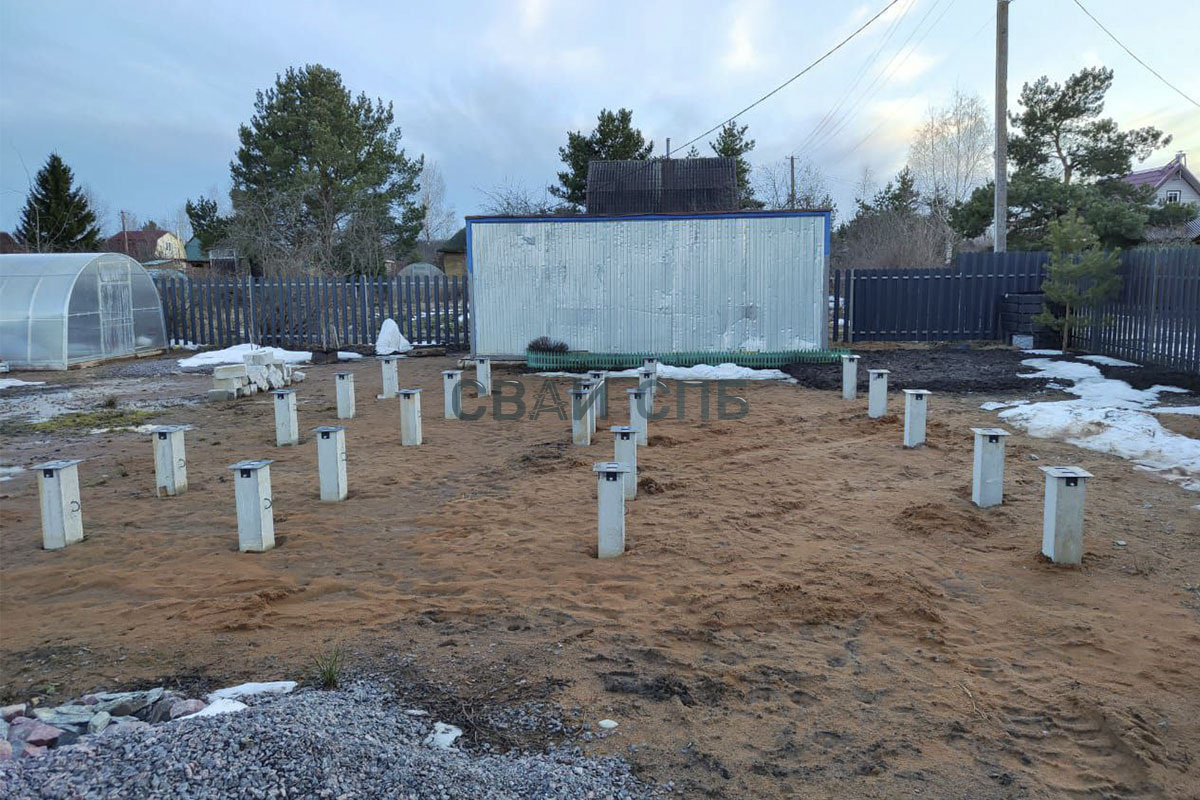 Монтаж фундамента для дома на забивных сваях в Сосновом бору